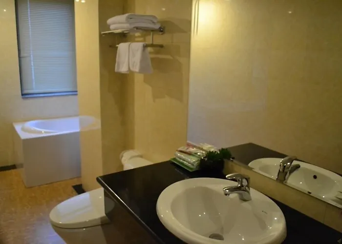 Bay Hotel 2*